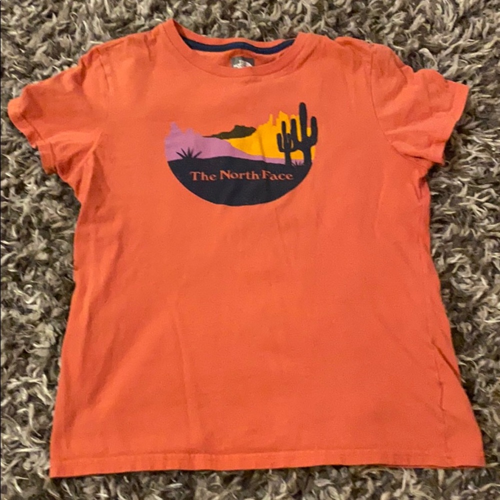 Girls North Face tee.  Good used condition.